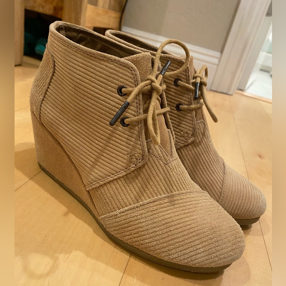 TOMS Desert Suede Wedge Booties